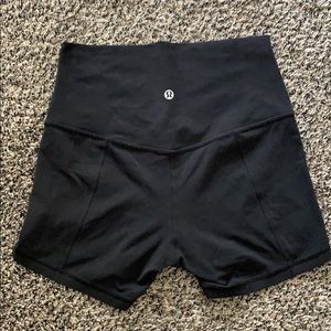 Lulu align shorts 2”